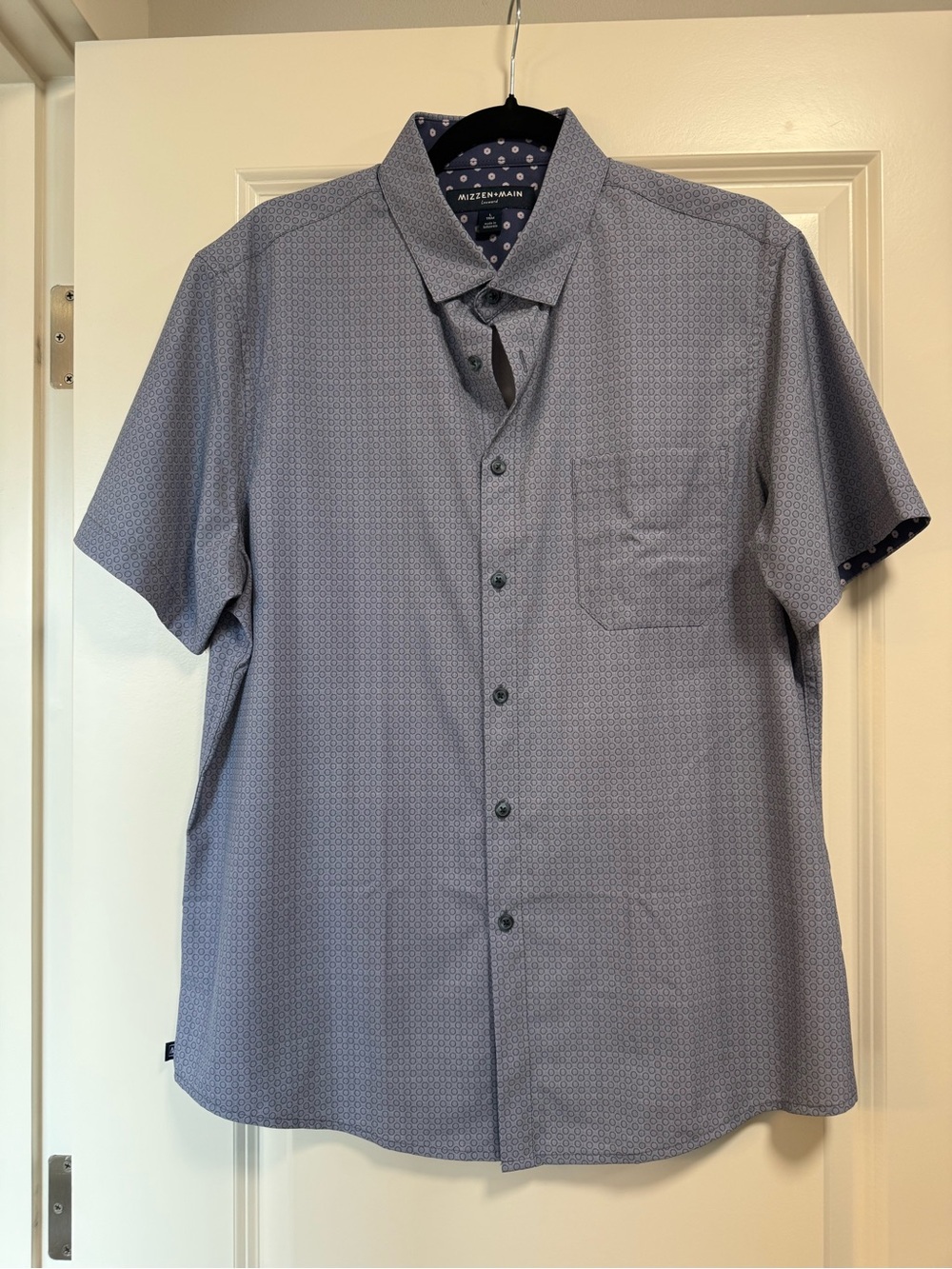 Mizzen+Main Navy Micro-Pattern Short Sleeve Button-Down Shirt